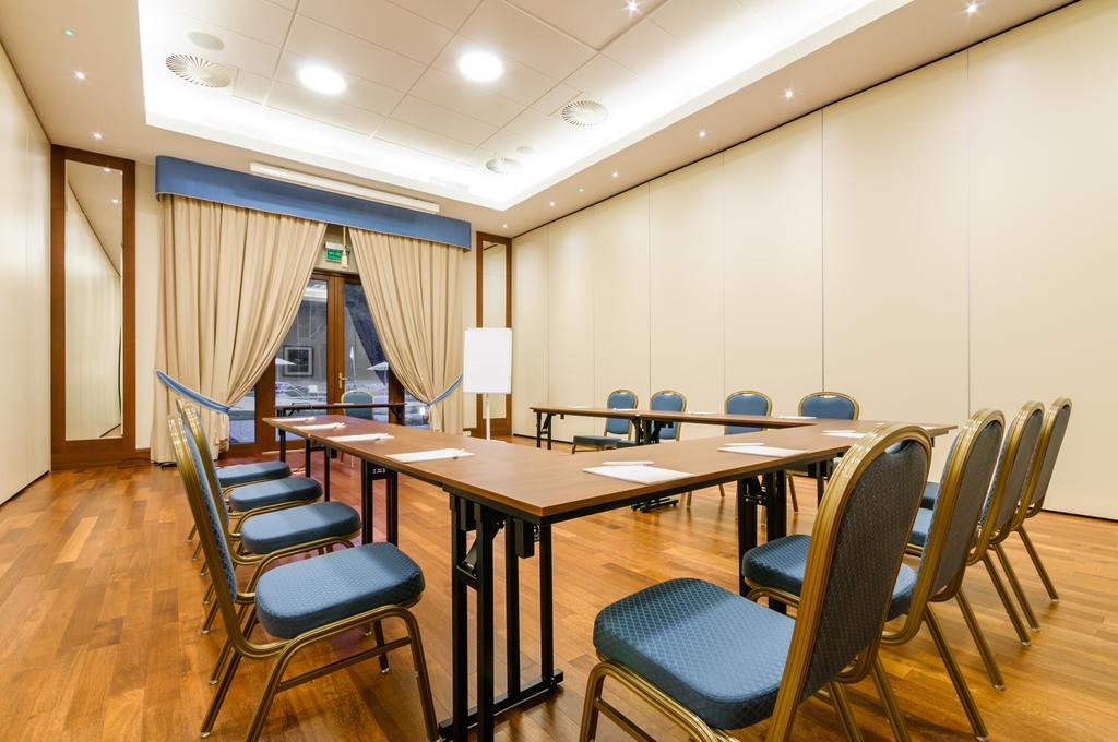 Park Rekreacyjno-Biznesowy Las Woda Wilga Ngoại thất bức ảnh