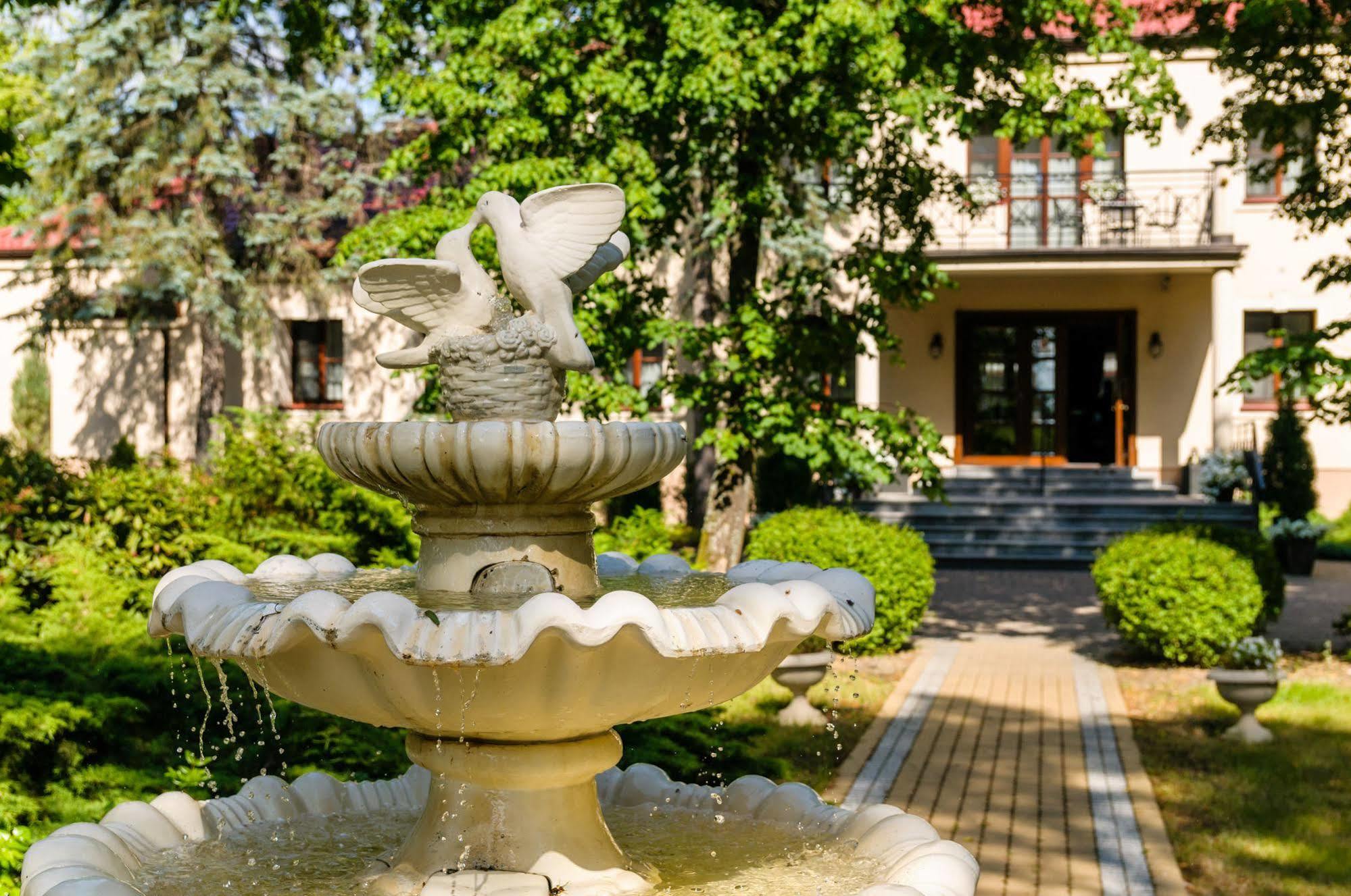 Park Rekreacyjno-Biznesowy Las Woda Wilga Ngoại thất bức ảnh