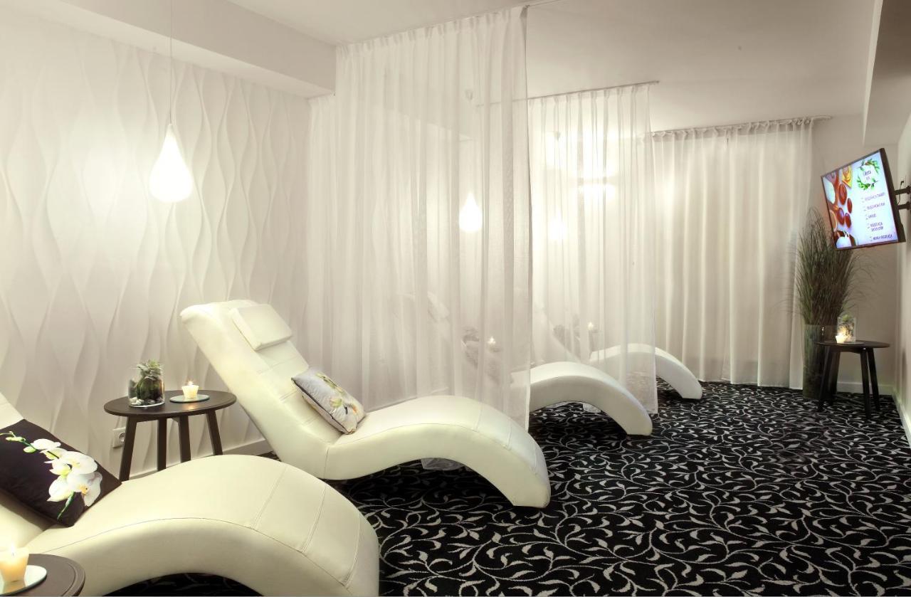 Park Rekreacyjno-Biznesowy Las Woda Wilga Ngoại thất bức ảnh